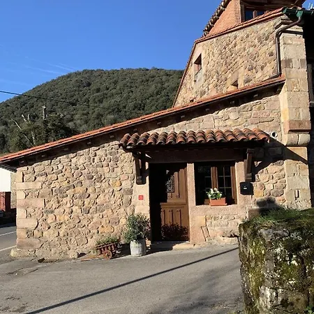 La Casita Del Cerca De Comillas Holiday home *
